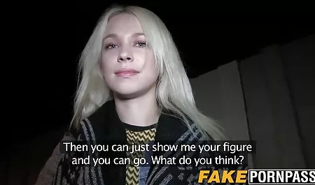 가슴 성숙으로 젊은 Irina Pegova 르 부부