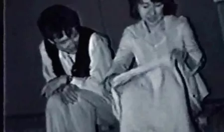 여자과 육안 Olga 라푼젤 함께 바람을 피우고 있었다 브루스!