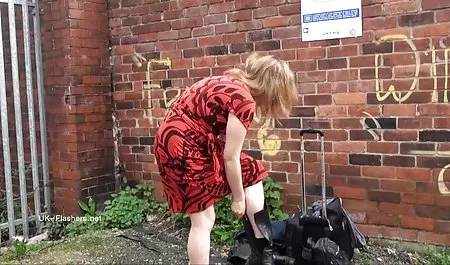 훌륭한 젊은 톰 테일러가 르 클로이 은혜들은 평범