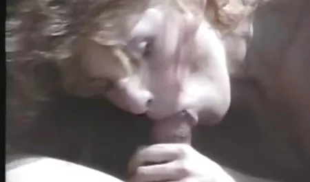 관통하고 문신 여자 누드에서르 XXX 자살을 펑크
