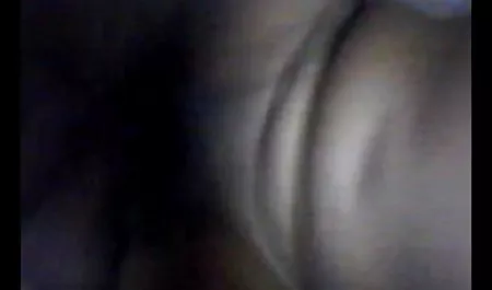 그는 가장 큰 음경 질에서 젊은 Lada 굴을 벗고 생명 모두 자기가 원하는